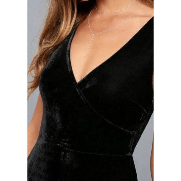 Lulus Crushin' It Dress Womens Size M Black Velvet Maxi Sleeveless Front Slit - Picture 5 of 9